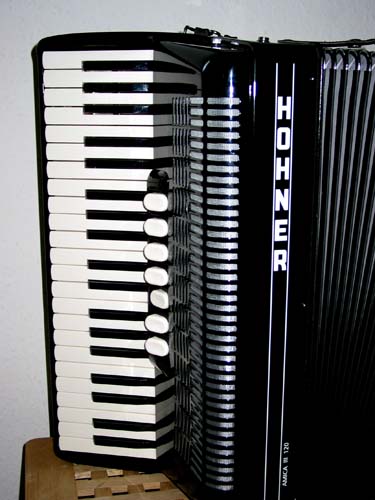 Hohner Amica III 120